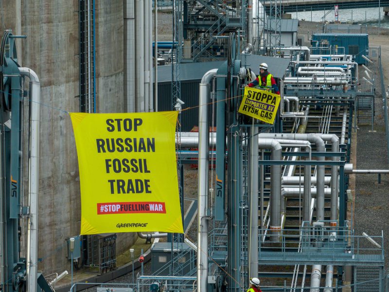Greenpeace Hits Russian LNG Tanker At Swedish Port - News2Sea