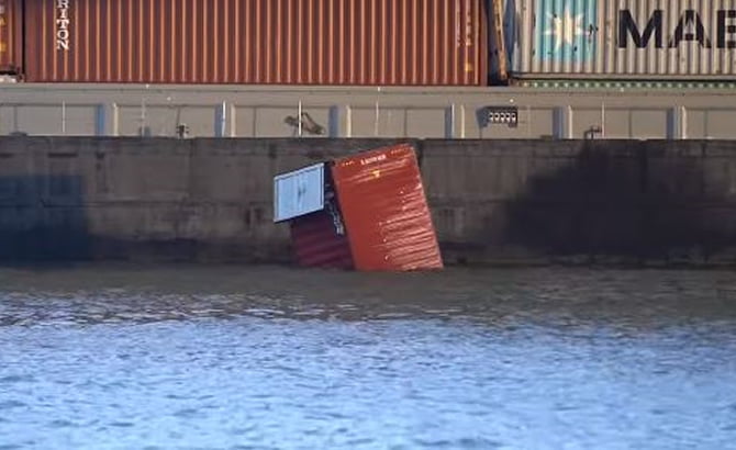Container ship stuck under bridge: Rotterdam traffic halted - News2Sea